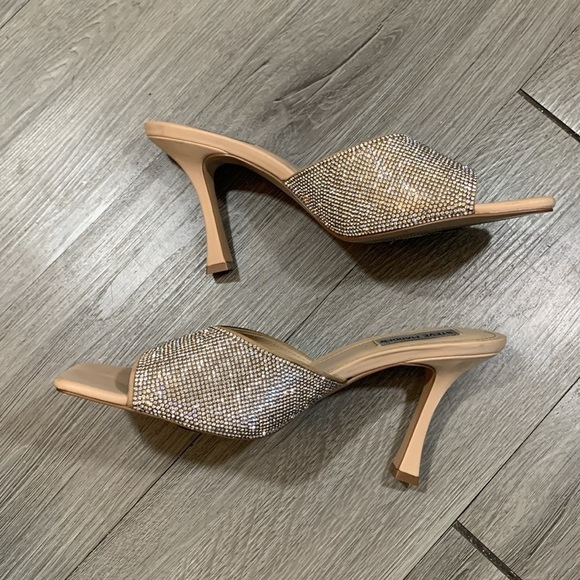 Steve Madden Nude Rhinestone Slip-On Heeled Sandals size 11 - Picture 8 of 9